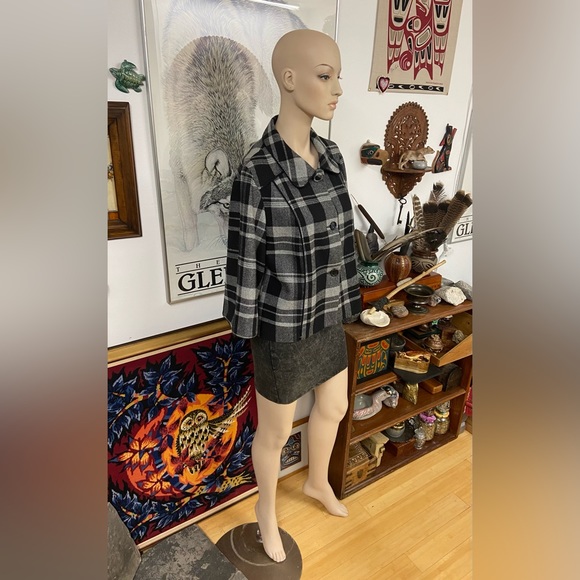 Wide Line Plaid Woolen Cardigan with Cute Big Buttons - Picture 7 of 12